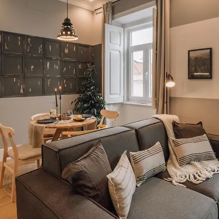 Apartment Port - 2 Bedrooms In Campo De Ourique Lisbon